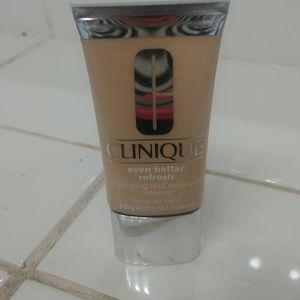 Clinique / flax and and bone shade